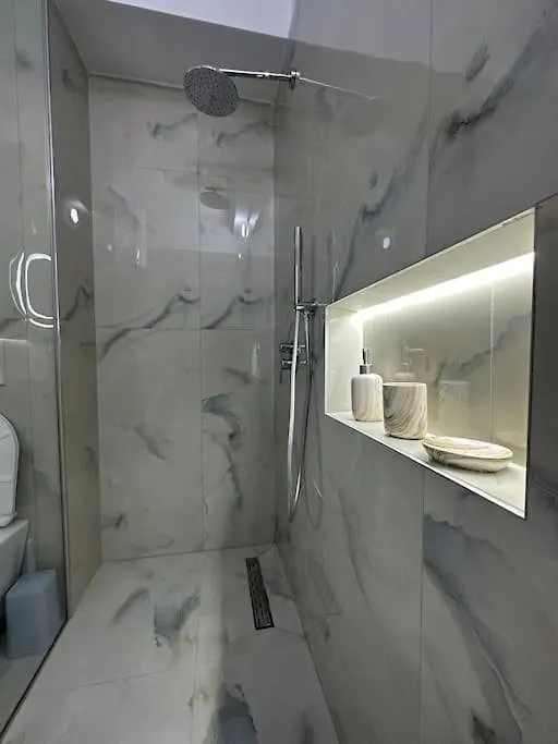 Modern Cozy Apartment In Тирана