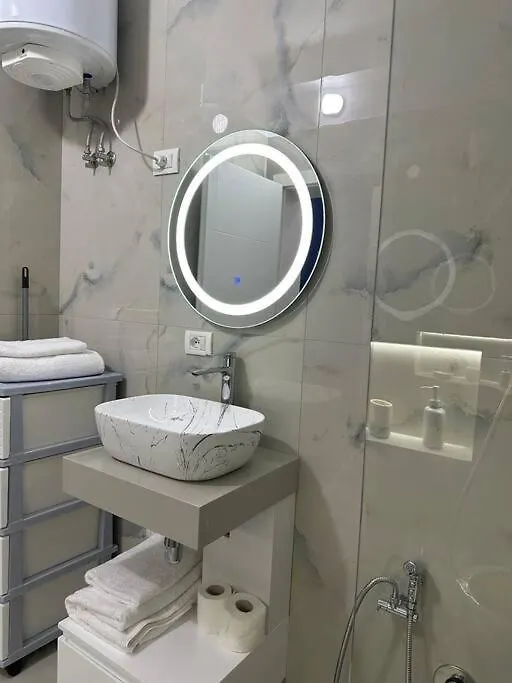 Modern Cozy Apartment In Тирана