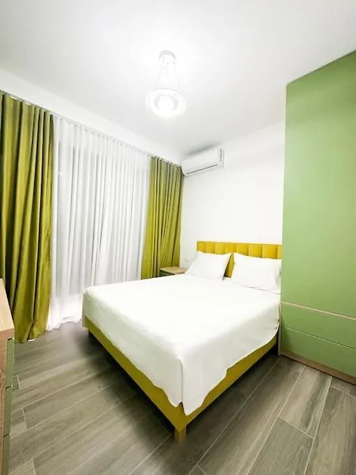 Modern Cozy Apartment In Тирана
