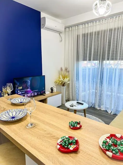 Modern Cozy Apartment In Тирана Албания