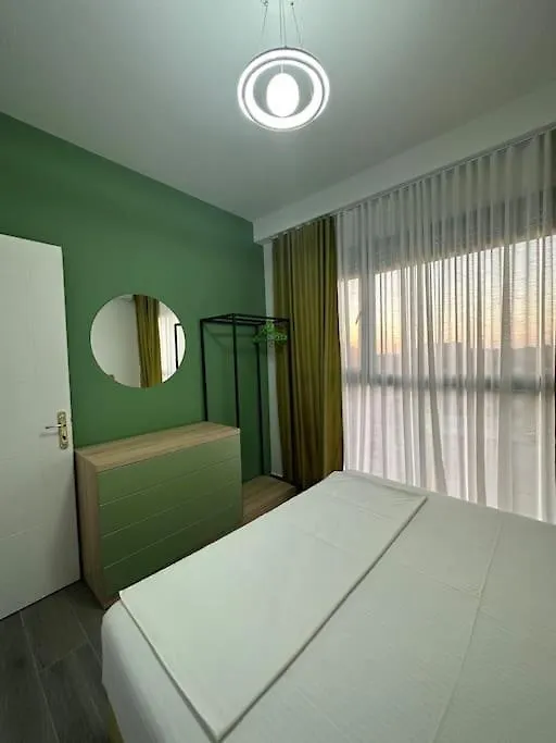 Modern Cozy Apartment In Тирана
